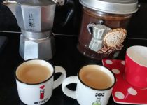 Cómo hacer café cafetera con espuma